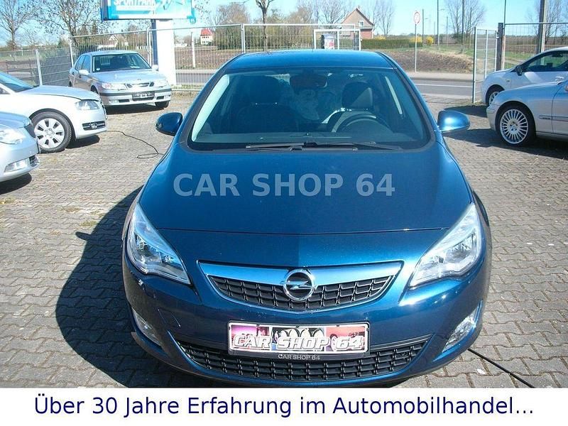 Gebraucht Opel Astra Innovation 140 PS (102 kW) 2012 Ozeanblau/waterworld Limousine