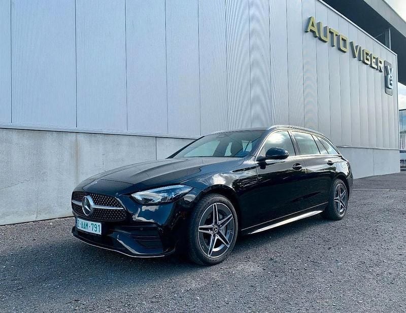 Schwarz Gebraucht 2023 Mercedes C300e Limousine | 49.610 € - Bild 1/4