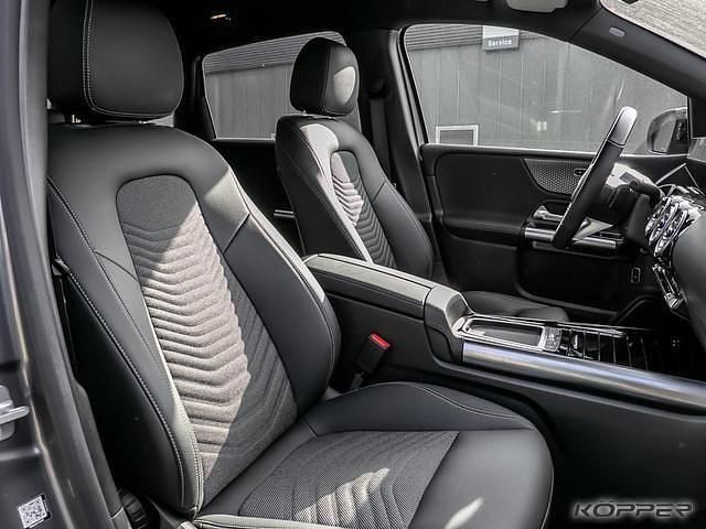 Gebraucht Mercedes B220 Advanced Plus 190 PS (139 kW) 2024 Mountaingrau Van / Kleinbus