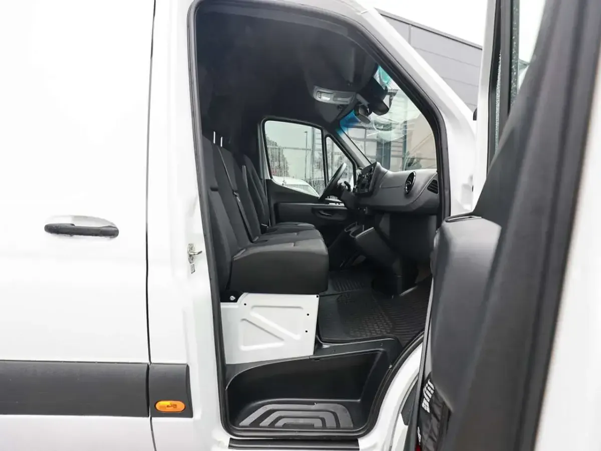 Gebraucht Mercedes Sprinter 85 kW (116 PS) 2022 Arktikweiss Van