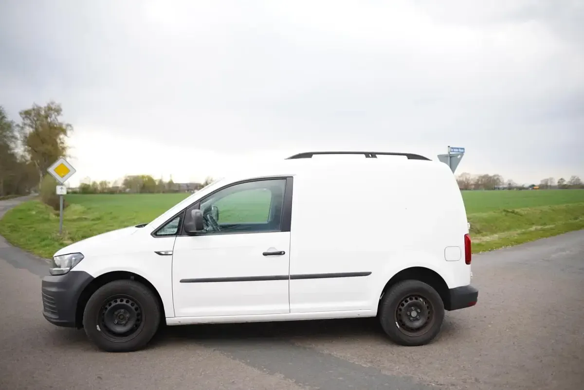 Second-hand VW Caddy 75 CP (55 kW) 2016 Alb Monovolum