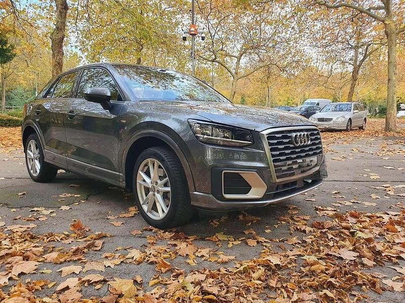 Gebraucht Audi Q2 Ambiente 150 PS (110 kW) 2017 Grau SUV