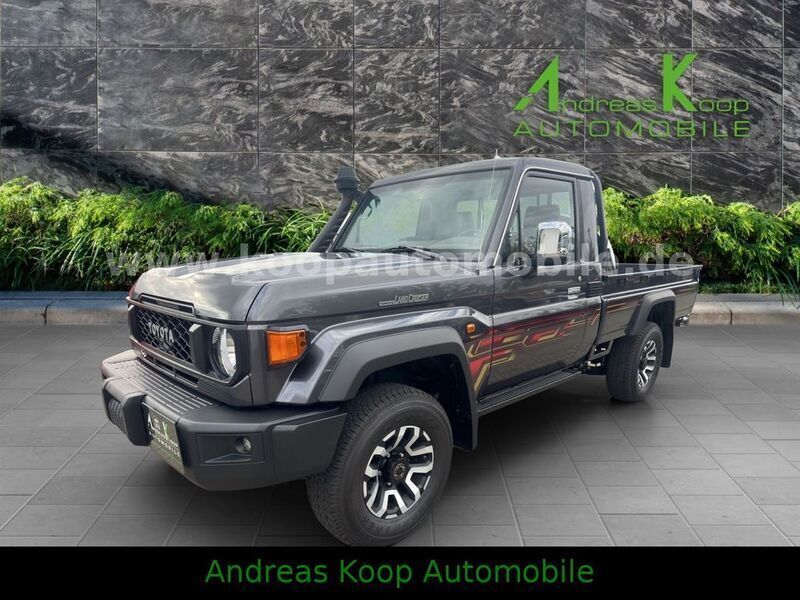 Grau Neu 2024 Toyota Land Cruiser SUV | 95.980 € - Bild 1/4