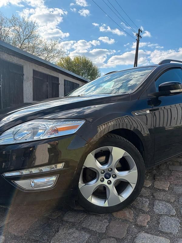 Gebraucht Ford Mondeo 140 PS (102 kW) 2011 Beige Kombi