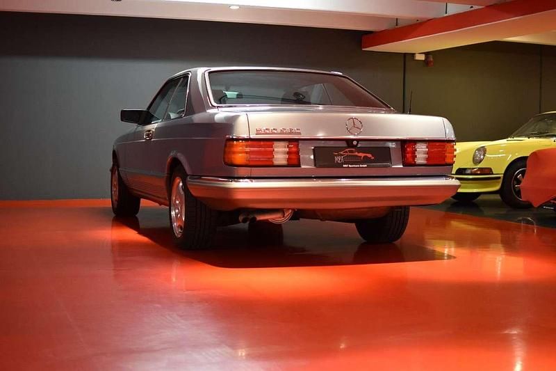 Gebraucht Mercedes S500 231 PS (169 kW) 1983 Silberblau metallic (930u) Limousine