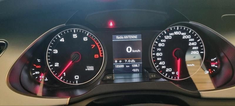 Gebraucht Audi A4 160 PS (117 kW) 2011 Schwarz Limousine