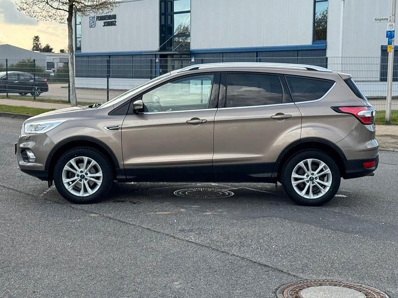 Gebraucht Ford Kuga Titanium 150 PS (110 kW) 2019 Silber SUV
