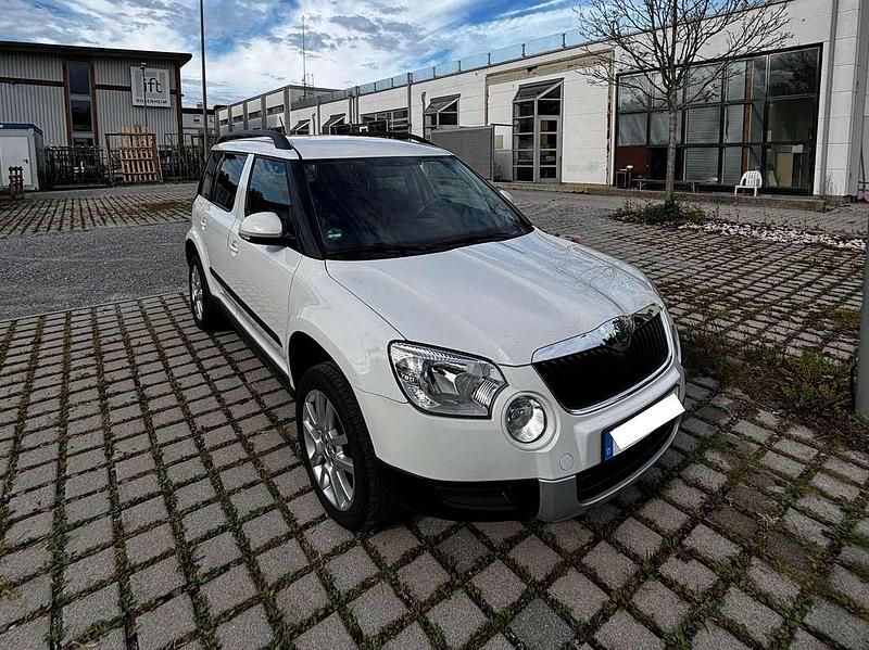 Weiß Gebraucht 2012 Skoda Yeti Plus Edition SUV | 8.500 € (Fairer Preis) - Bild 1/4