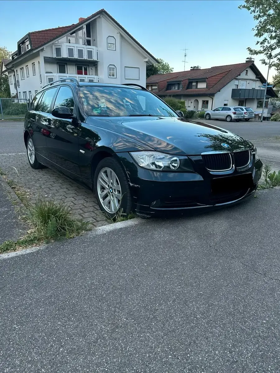 Gebraucht BMW 320 163 PS (119 kW) 2007 Schwarz Kombi