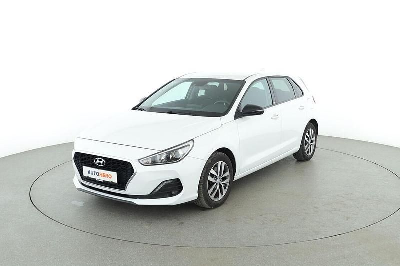 Weiß Gebraucht 2019 Hyundai i30 YES! Limousine | 13.280 € (Guter Preis) - Bild 1/3