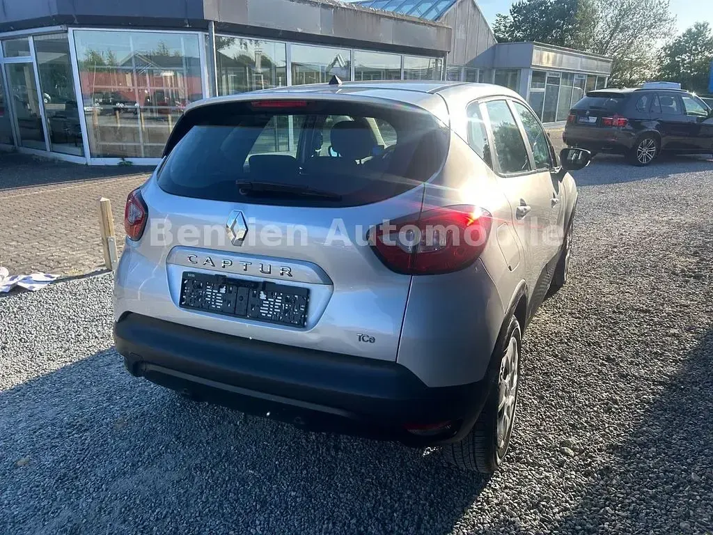 Gebraucht Renault Captur Expression 90 PS (66 kW) 2015 Silber SUV