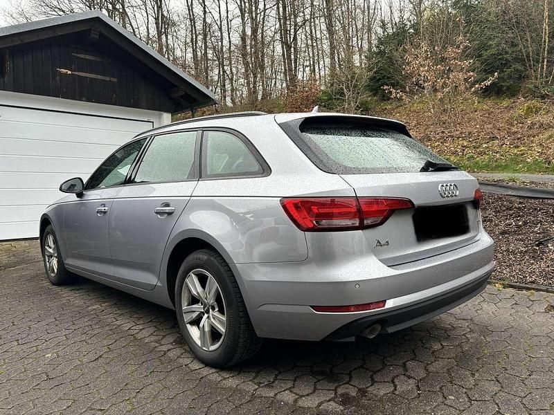Gebraucht Audi A4 Design 150 PS (110 kW) 2016 Grau Kombi