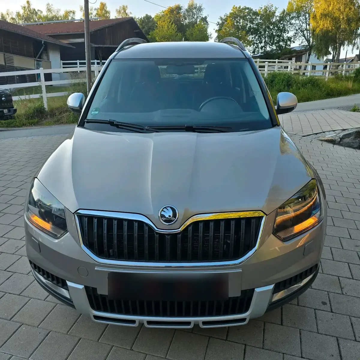 Gebraucht Skoda Yeti 110 PS (80 kW) 2015 Beige SUV