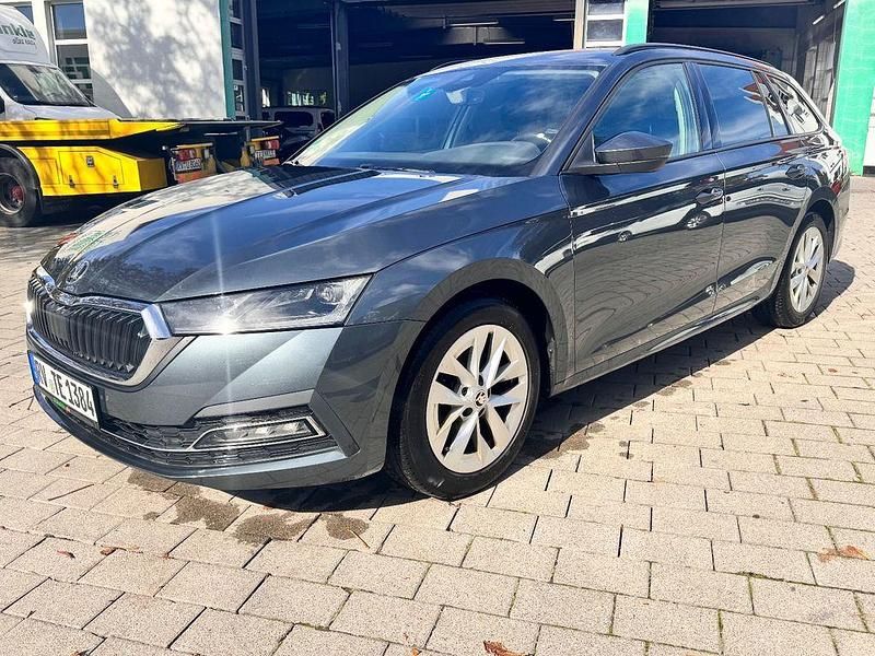Grau Gebraucht 2021 Skoda Octavia Style Kombi | 17.990 € (Fairer Preis) - Bild 1/4