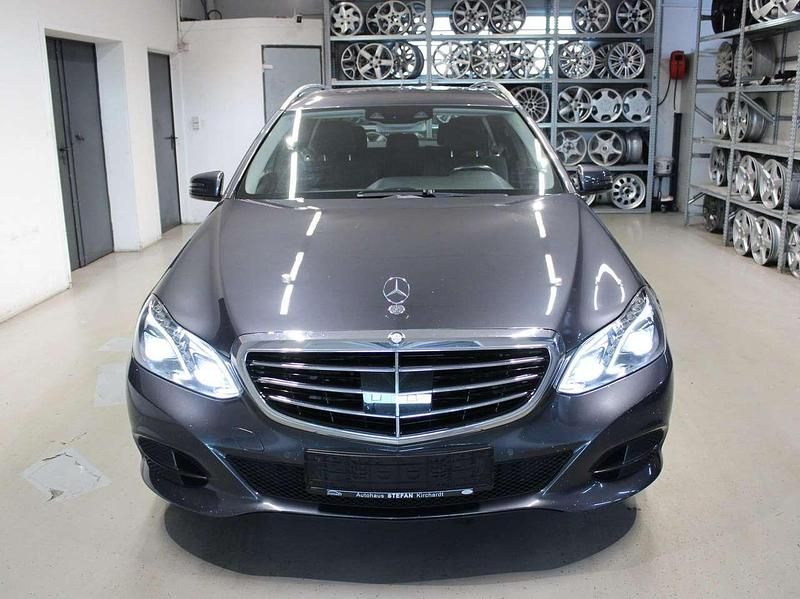 Gebraucht Mercedes E250 204 PS (150 kW) 2013 Tenoritgrau  metalliclack Kombi