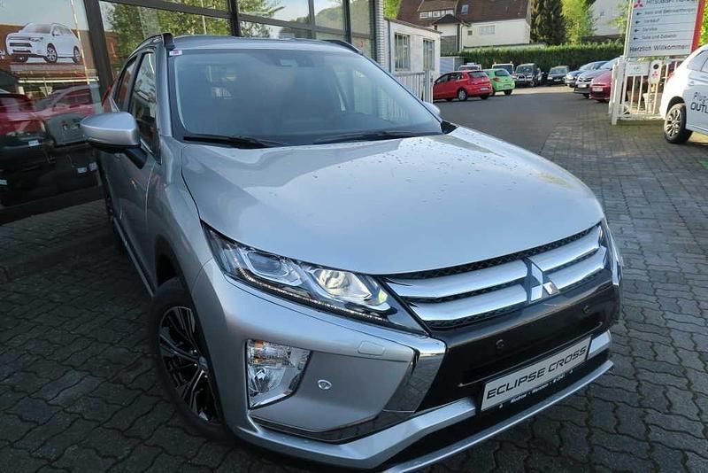 Silber Gebraucht 2018 Mitsubishi Eclipse Cross Edition SUV | 16.490 € (Guter Preis) - Bild 1/4