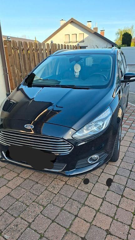 Gebraucht Ford S-MAX Titanium 209 PS (153 kW) 2015 Schwarz Van / Kleinbus