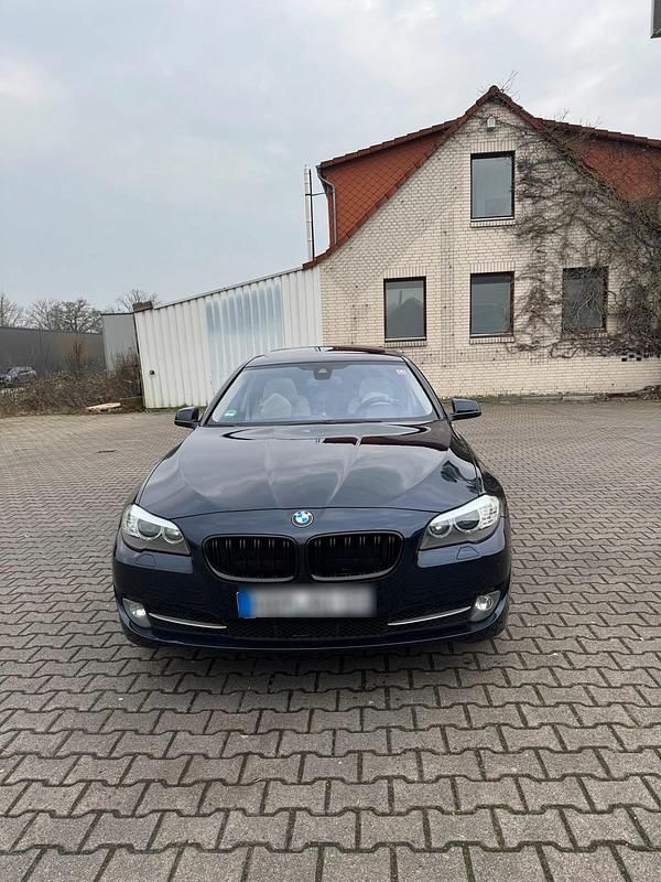 Gebraucht BMW 525 218 PS (160 kW) 2012 Blau Limousine