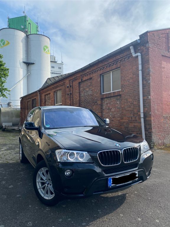 Schwarz Gebraucht 2013 BMW X3 Sport Line SUV | 11.900 € (Fairer Preis) - Bild 1/4