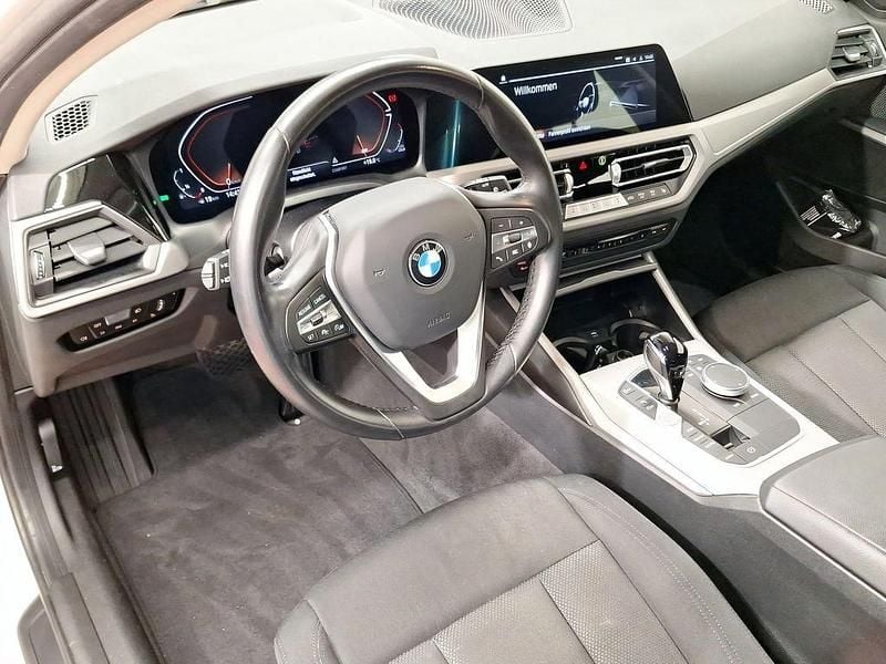 Gebraucht BMW 318 156 PS (114 kW) 2022 Weiß Kombi