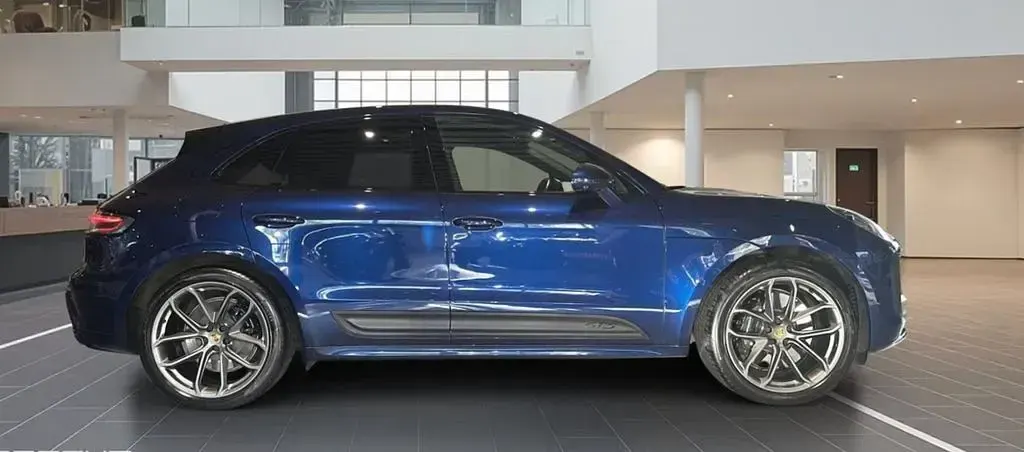 Gebraucht Porsche Macan 441 PS (324 kW) 2022 Enzianblau SUV