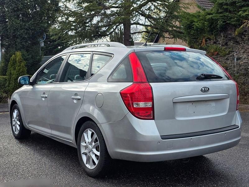 Gebraucht Kia Ceed 116 PS (85 kW) 2009 Silber Kleinwagen