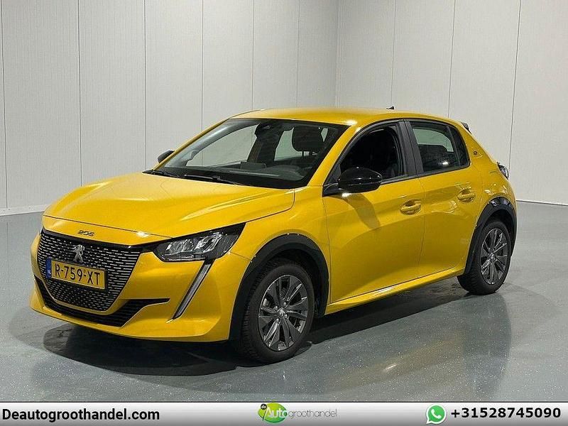 Gelb Gebraucht 2022 Peugeot e-208 Active Kleinwagen | 13.189 € (Guter Preis) - Bild 1/4