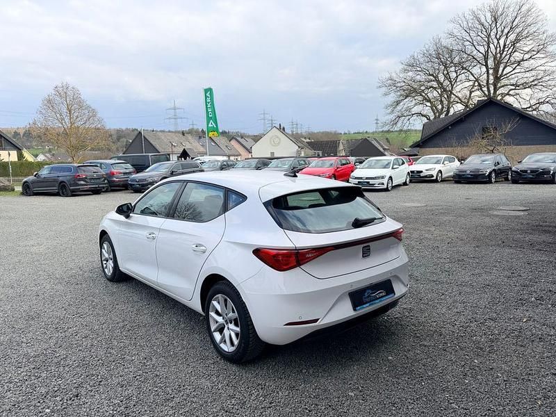 Gebraucht Seat Leon Style 110 PS (80 kW) 2022 Weiß Limousine