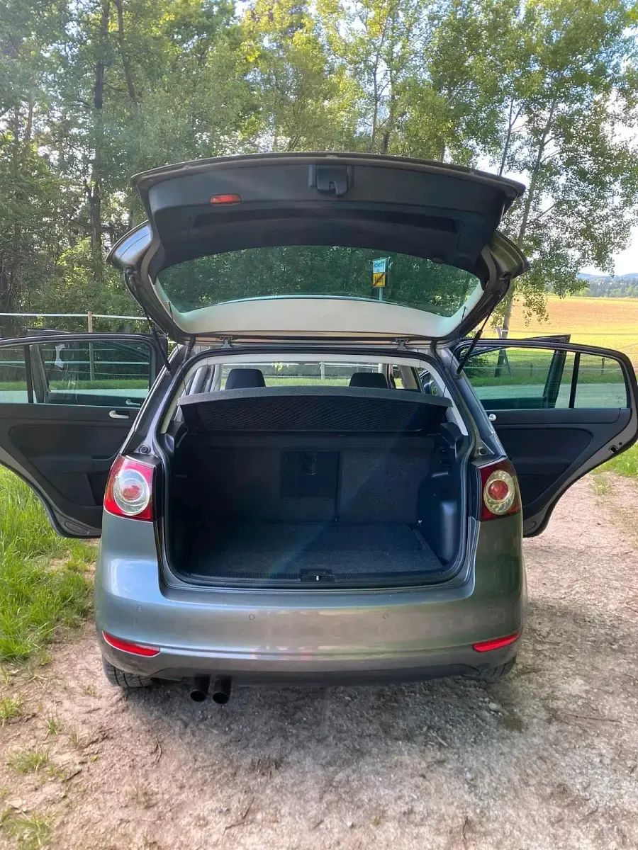 Gebraucht VW Golf VI 105 PS (77 kW) 2010 Grau Kleinwagen