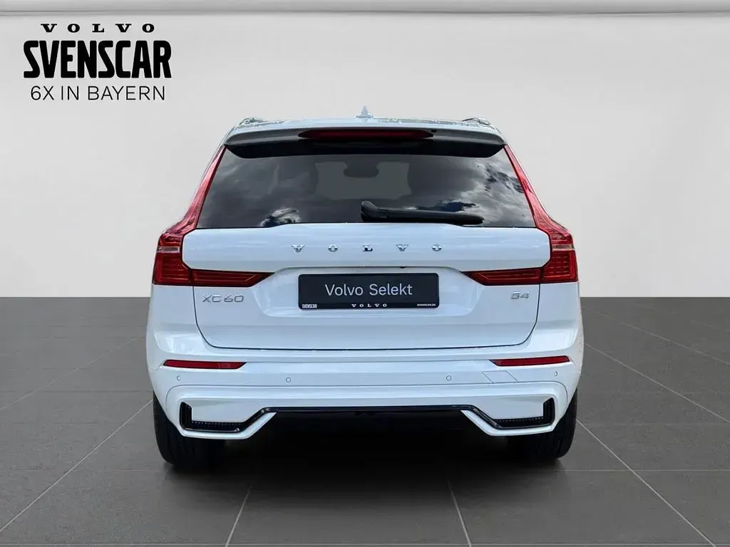 Gebraucht Volvo XC60 Plus 197 PS (144 kW) 2022 Weiss SUV