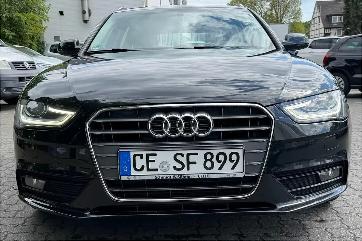 Gebraucht Audi A4 133 PS (97 kW) 2012 Schwarz Kombi