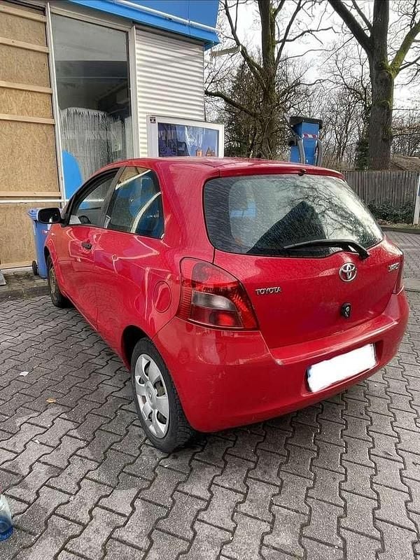 Gebraucht Toyota Yaris 69 PS (50 kW) 2008 Limousine