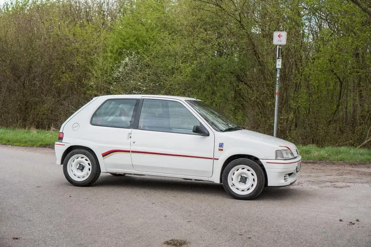 Gebraucht Peugeot 106 98 PS (72 kW) 1995 Weiß Kleinwagen