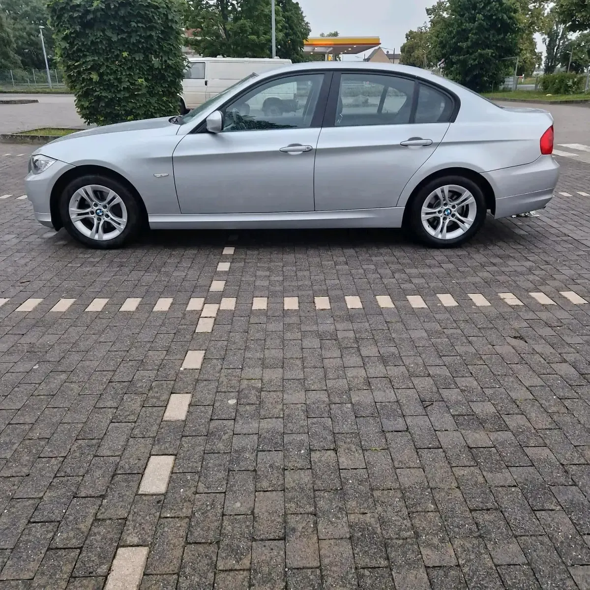 Gebraucht BMW 316 116 PS (85 kW) 2010 Silber Limousine