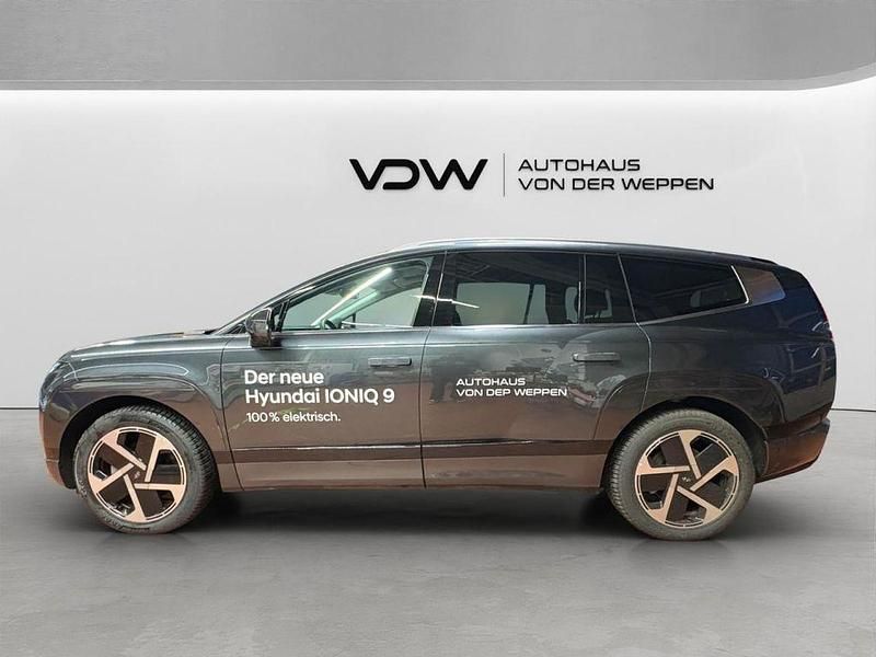 Neu Hyundai Ioniq 9 Comfort 225 kW (307 PS) 2025 Grau SUV