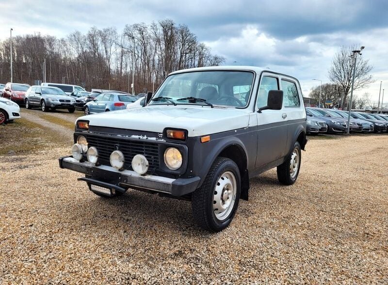 Weiß Gebraucht 2003 Lada niva SUV | 1.980 € (Guter Preis) - Bild 1/4