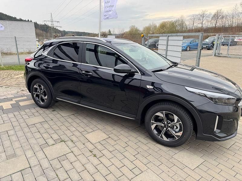 Neu Kia XCeed Vision 150 PS (110 kW) 2026 Schwarz SUV