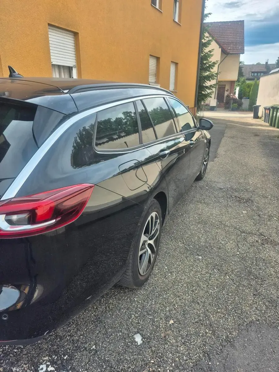 Gebraucht Opel Insignia 136 PS (100 kW) 2019 Schwarz Kombi