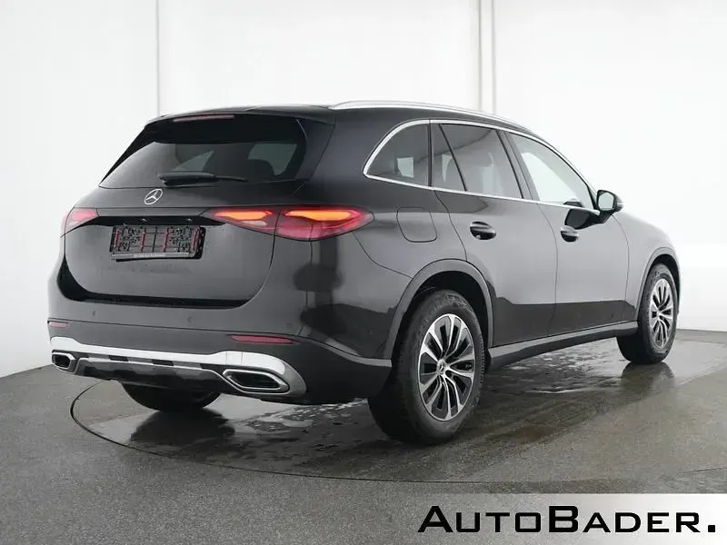 Gebraucht Mercedes GLC220 Avantgarde 197 PS (144 kW) 2025 197 lack obsidianschwarz (metallic) SUV