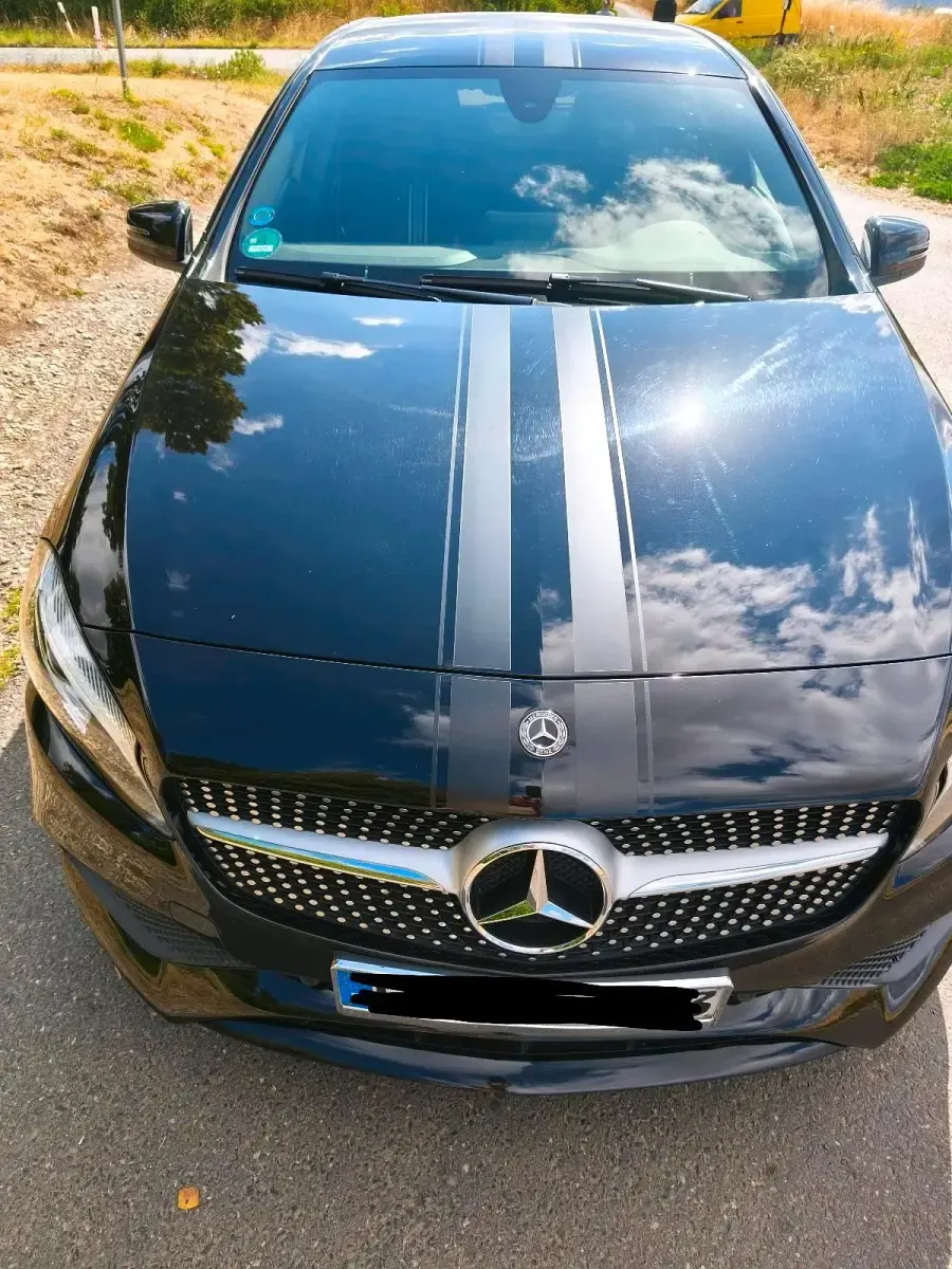 Gebraucht Mercedes A180 AMG line 122 PS (89 kW) 2017 Schwarz Kleinwagen