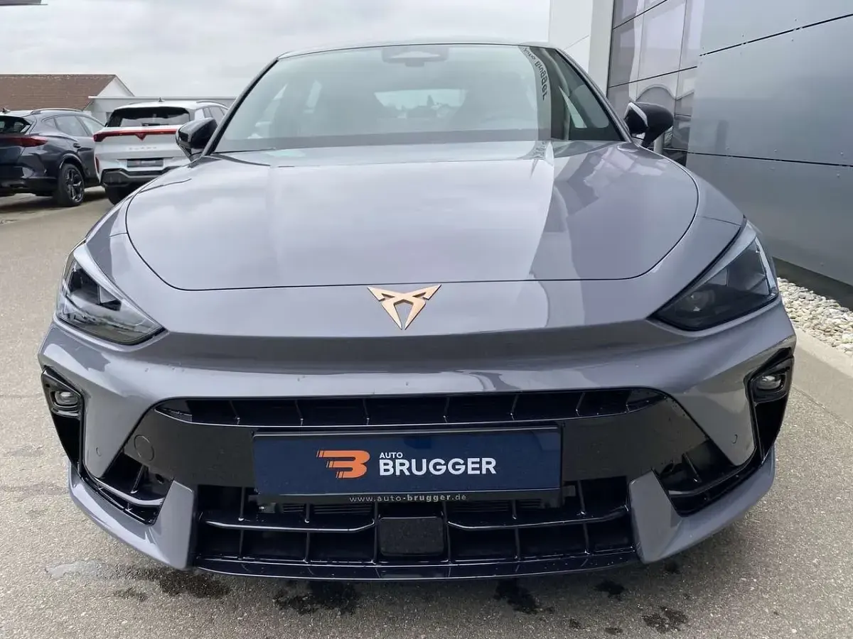 Neu Cupra Leon VZ 300 PS (220 kW) 2026 Graphene grau Limousine