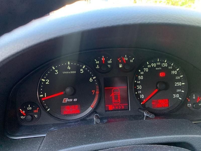 Second-hand Audi RS6 Performance 450 CP (330 kW) 2004 Gri Break