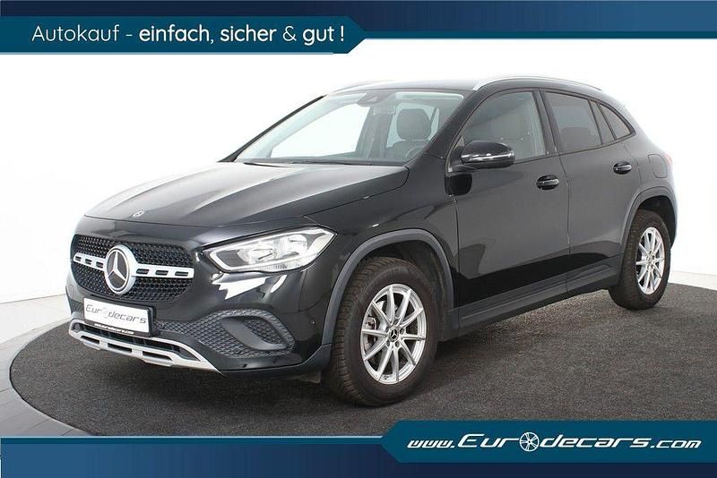 Schwarz Gebraucht 2021 Mercedes GLA180 SUV | 27.600 € (Fairer Preis) - Bild 1/4
