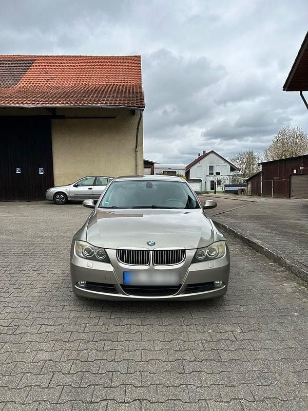 Gebraucht BMW 325 218 PS (160 kW) 2007 Beige Limousine