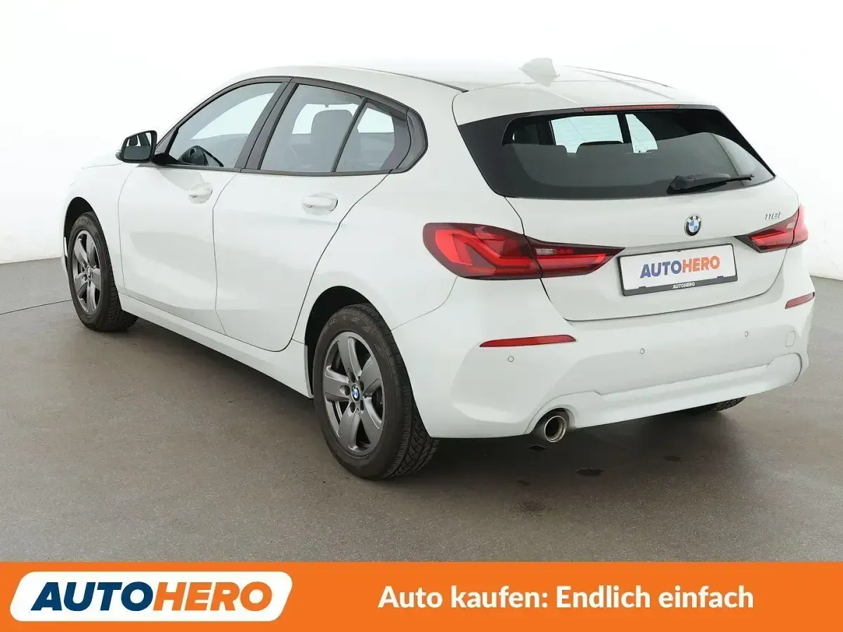 Gebraucht BMW 118 Advantage 136 PS (100 kW) 2023 Weiß Kleinwagen
