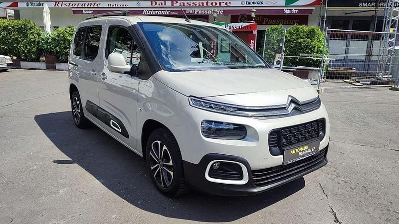 Grau Gebraucht 2019 Citroën Berlingo Feel Van / Kleinbus | 18.990 € (Guter Preis) - Bild 1/4