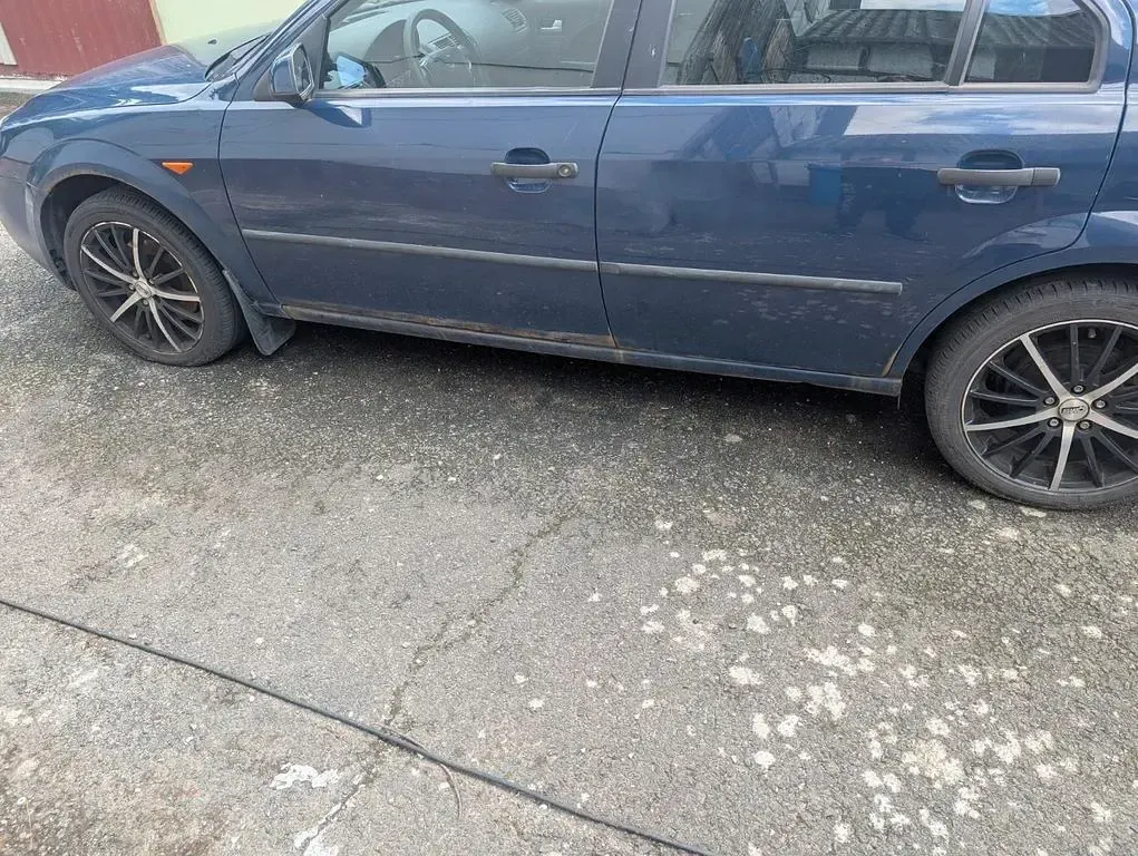 Gebraucht Ford Mondeo Ambiente 110 PS (80 kW) 2001 Blau Limousine