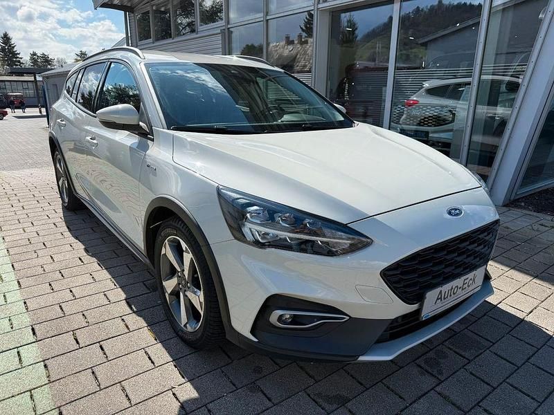 Gebraucht Ford Focus Active 150 PS (110 kW) 2021 Weiß Limousine