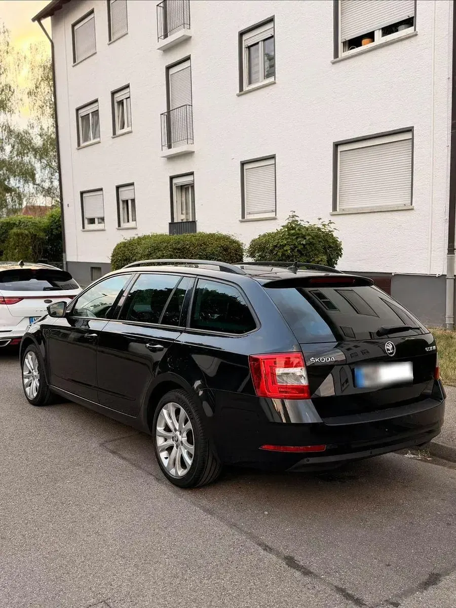 Gebraucht Skoda Octavia Ambition 116 PS (85 kW) 2019 Schwarz Kombi