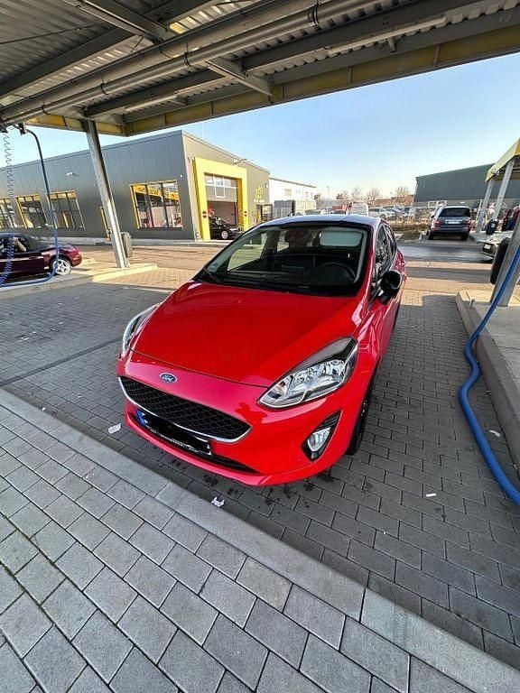 Gebraucht Ford Fiesta Active 101 PS (74 kW) 2018 Rot Kleinwagen